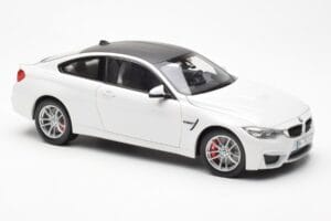 BMW M4 F82 Frozen Brilliant Valkoinen Paragon 1:18 PA-97101 Metalli — kuva 6 / 8