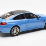 BMW M4 F82 Yas Marina Sininen Paragon 1:18 PA-97102 - image 3 of 8