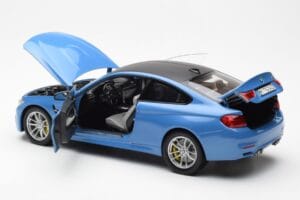 BMW M4 F82 Yas Marina Sininen Paragon 1:18 PA-97102 Metalli — kuva 5 / 8