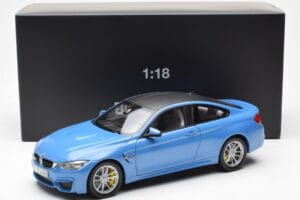 BMW M4 F82 Yas Marina Sininen Paragon 1:18 PA-97102 Metalli — kuva 8 / 8
