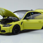 BMW M4 G82 Keltainen Jälleenmyyjäeditio Minichamps 1:18 - image 2 of 8