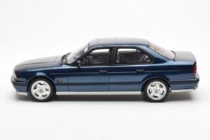 BMW M5 E34 Sininen Metallic Otto 1:18 OT576 Hartsi — kuva 3 / 6