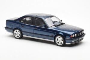 BMW M5 E34 Sininen Metallic Otto 1:18 OT576 Hartsi — kuva 4 / 6