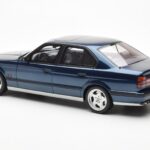 BMW M5 E34 Sininen Metallic Otto 1:18 - image 5 of 6