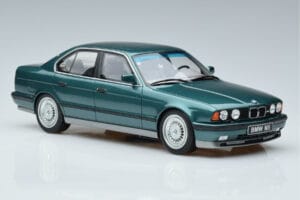 BMW M5 E34 Cecotto Edition Vihreä Otto 1:18 OT968 Hartsi — kuva 4 / 6