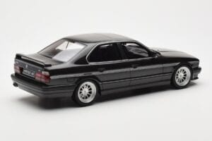 BMW M5 E34 Hartge H5 V12 Diamond Musta Metallic Otto 1:18 OT362 Hartsi — kuva 2 / 6