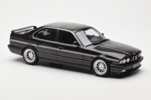 BMW M5 E34 Hartge H5 V12 Diamond Musta Metallic Otto 1:18 OT362 Hartsi — kuva 4 / 6