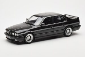 BMW M5 E34 Hartge H5 V12 Diamond Musta Metallic Otto 1:18 OT362