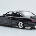 BMW M5 E34 Hartge Musta Otto 1:18 - image 4 of 6