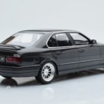 BMW M5 E34 Hartge Musta Otto 1:18 - image 5 of 6