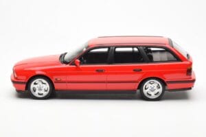 BMW M5 E34 Touring Punainen Otto 1:18 OT951 Hartsi — kuva 3 / 6