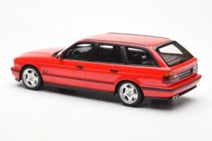 BMW M5 E34 Touring Punainen Otto 1:18 OT951 Hartsi — kuva 5 / 6