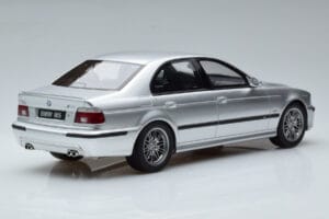 BMW M5 E39 Hopea Otto 1:18 OT747B Hartsi — kuva 2 / 7