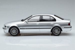 BMW M5 E39 Hopea Otto 1:18 OT747B Hartsi — kuva 3 / 7