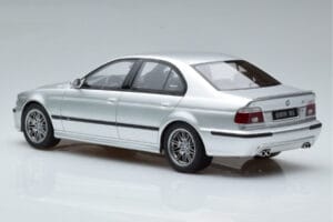BMW M5 E39 Hopea Otto 1:18 OT747B Hartsi — kuva 5 / 7