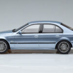 BMW M5 E39 Silverwater Sininen Otto 1:18 - image 3 of 6