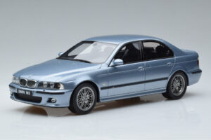 BMW M5 E39 Silverwater Sininen Otto 1:18