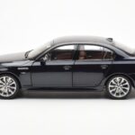 BMW M5 E60 Carbon Musta Kyosho 1:18 - image 4 of 8