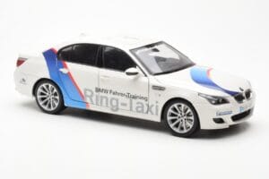BMW M5 E60 Ring Taxi Nurburgring Kyosho 1:18 08593RT Metalli — kuva 6 / 8