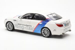 BMW M5 E60 Ring Taxi Nurburgring Kyosho 1:18 08593RT Metalli — kuva 7 / 8