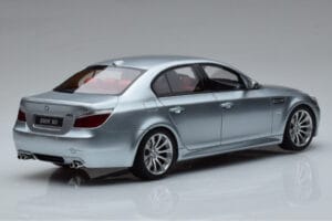 BMW M5 E60 Hopea Otto 1:18 OT426 Hartsi — kuva 2 / 6
