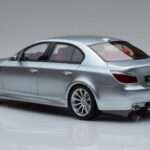 BMW M5 E60 Hopea Otto 1:18 - image 5 of 6