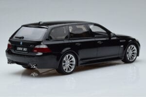 BMW M5 E61 Touring Musta Otto 1:18 OT1020 Hartsi — kuva 2 / 6