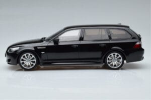 BMW M5 E61 Touring Musta Otto 1:18 OT1020 Hartsi — kuva 3 / 6