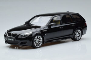 BMW M5 E61 Touring Musta Otto 1:18