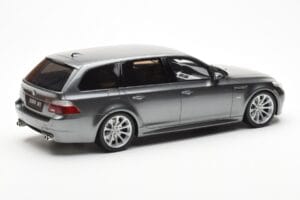 BMW M5 E61 Touring Harmaa Otto 1:18 OT189 Hartsi — kuva 2 / 6