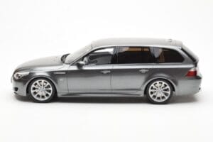 BMW M5 E61 Touring Harmaa Otto 1:18 OT189 Hartsi — kuva 3 / 6