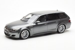 BMW M5 E61 Touring Harmaa Otto 1:18 OT189