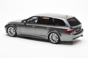 BMW M5 E61 Touring Harmaa Otto 1:18 OT189 Hartsi — kuva 5 / 6