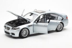 BMW M5 F10 Silverstone Hopea Paragon 1:18 80432186353 Metalli — kuva 2 / 8