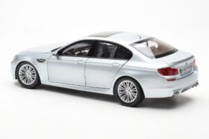 BMW M5 F10 Silverstone Hopea Paragon 1:18 80432186353 Metalli — kuva 7 / 8