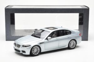 BMW M5 F10 Silverstone Hopea Paragon 1:18 80432186353 Metalli — kuva 8 / 8
