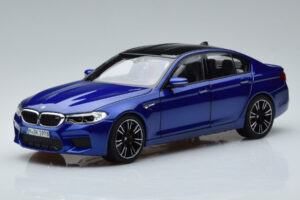 BMW M5 F90 Marina Bay Sininen Norev 1:18