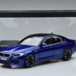 BMW M5 F90 Marina Bay Sininen Norev 1:18 - image 7 of 7