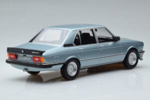 BMW M535i E12 Sininen Norev 1:18 183269 Metalli — kuva 2 / 6