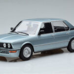 BMW M535i E12 Sininen Norev 1:18