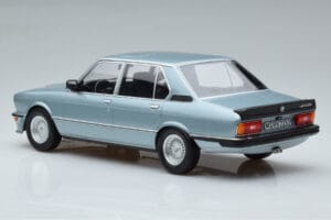 BMW M535i E12 Sininen Norev 1:18 183269 Metalli — kuva 5 / 6