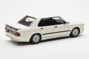 BMW M535i E28 Alpine Valkoinen AUTOart 1:18 75161 Metalli — kuva 3 / 10