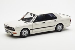 BMW M535i E28 Alpine Valkoinen AUTOart 1:18