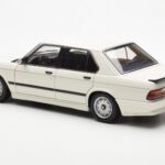 BMW M535i E28 Alpine Valkoinen AUTOart 1:18 - image 7 of 10