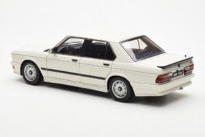 BMW M535i E28 Alpine Valkoinen AUTOart 1:18 75161 Metalli — kuva 7 / 10