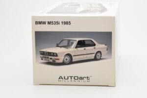 BMW M535i E28 Alpine Valkoinen AUTOart 1:18 75161 Metalli — kuva 9 / 10