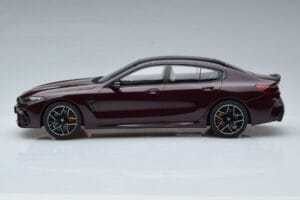 BMW M8 F93 Competition Gran Coupe Ametriini Metallic GT Spirit 1:18 GT285 Hartsi — kuva 3 / 6