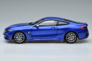 BMW M850i G15 Sininen Metallic Norev 1:18 183286 Metalli — kuva 4 / 7