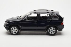 BMW X5 4.4i E53 Tumma Sininen Kyosho 1:18 08521DB Metalli — kuva 4 / 8