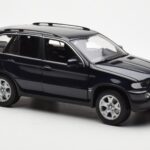 BMW X5 4.4i E53 Tumma Sininen Kyosho 1:18 - image 6 of 8